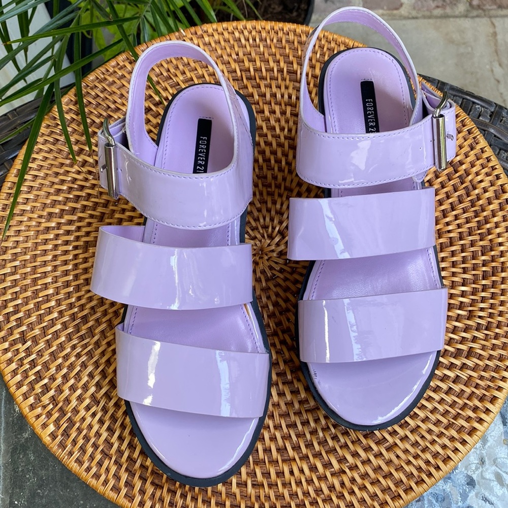 Forever 21 lavender platform sandals. 90s inspired.